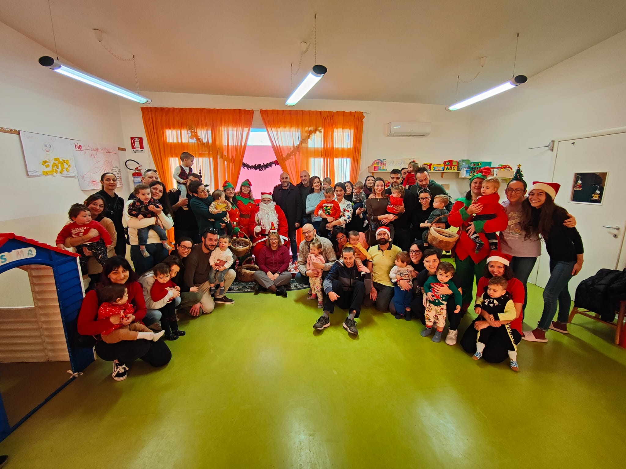 Gli auguri di Natale ai piccoli Passerotti del nido comunale!